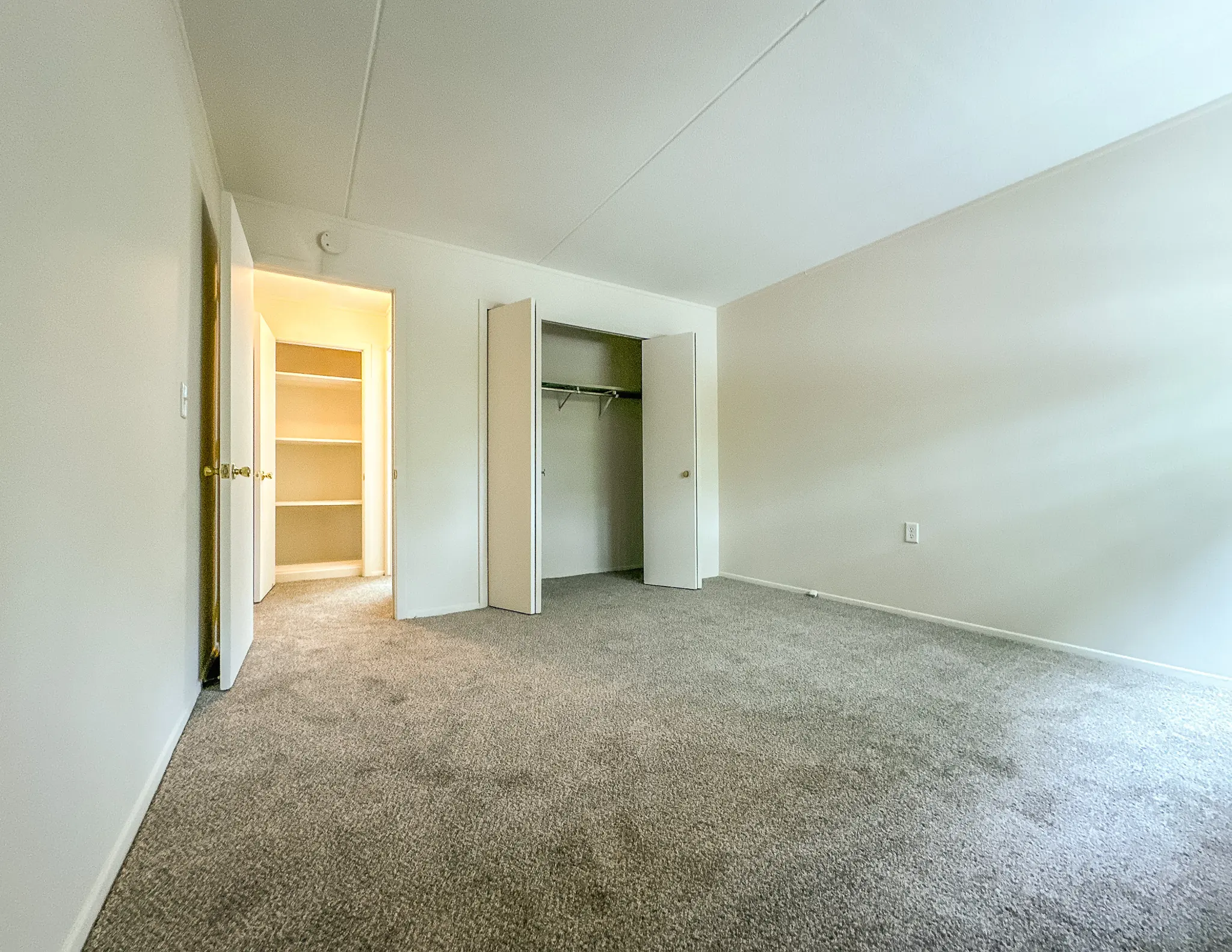 Fairview Park Manor - Corner, Floor, Flooring