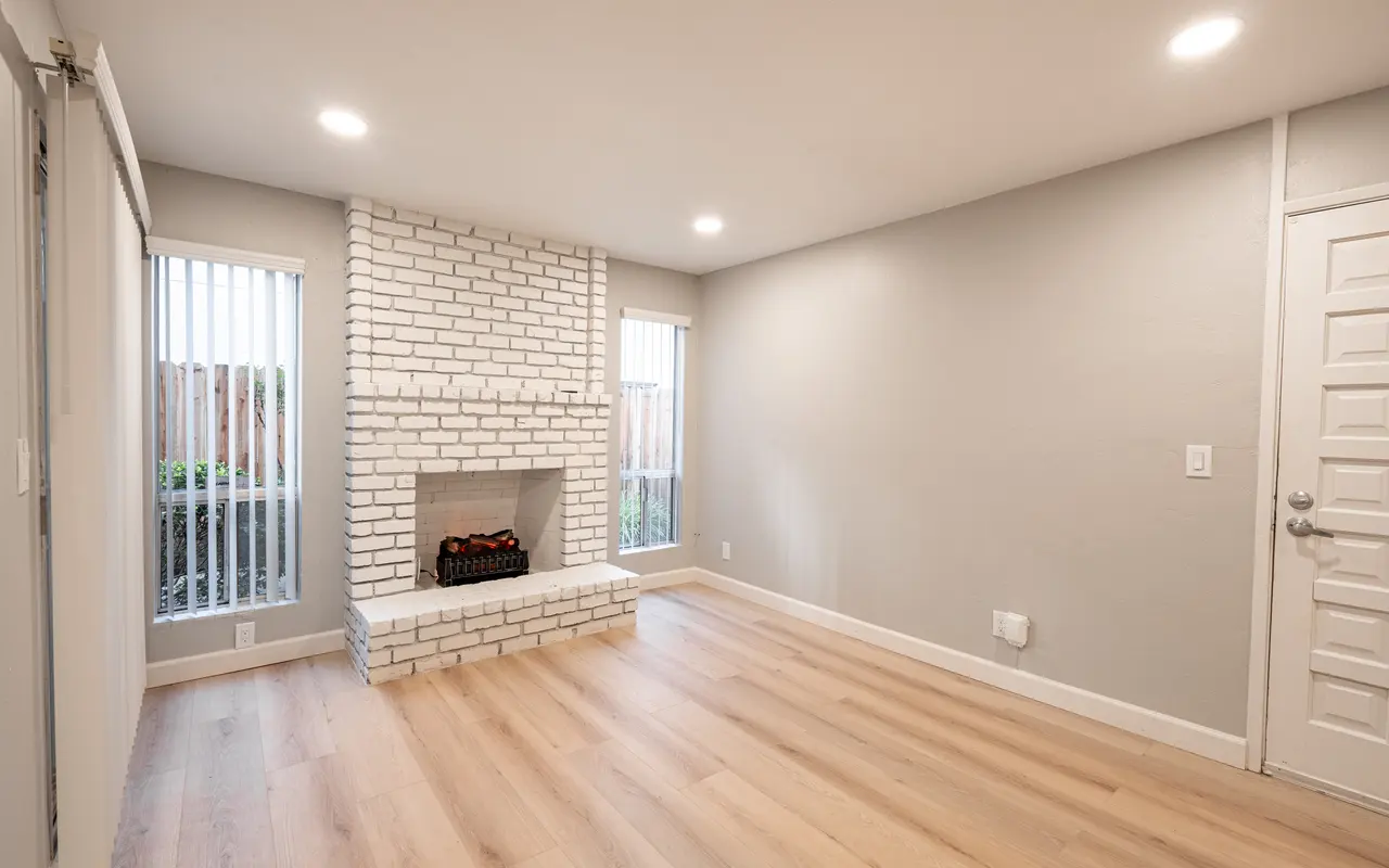 2712 E Street - Indoors, Interior Design, Corner