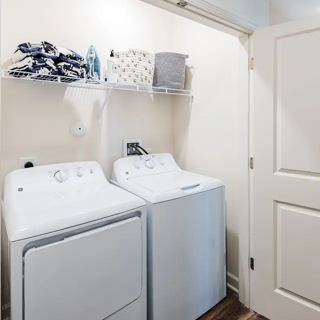 102960005.jpg 102960005.jpg