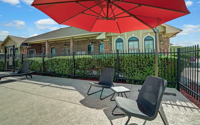 Champion Homes at Canyon Creek - Bench, Chair