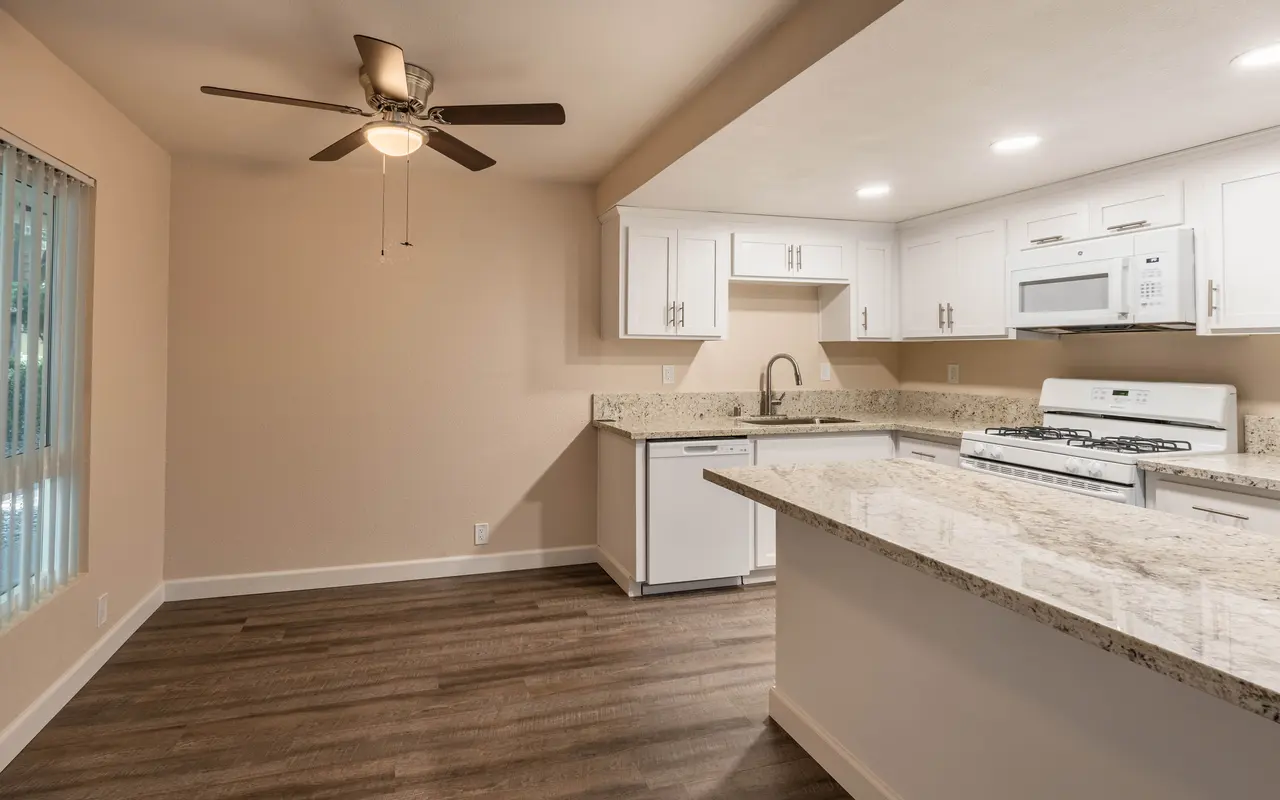 Marconi Oaks - Indoors, Interior Design, Corner