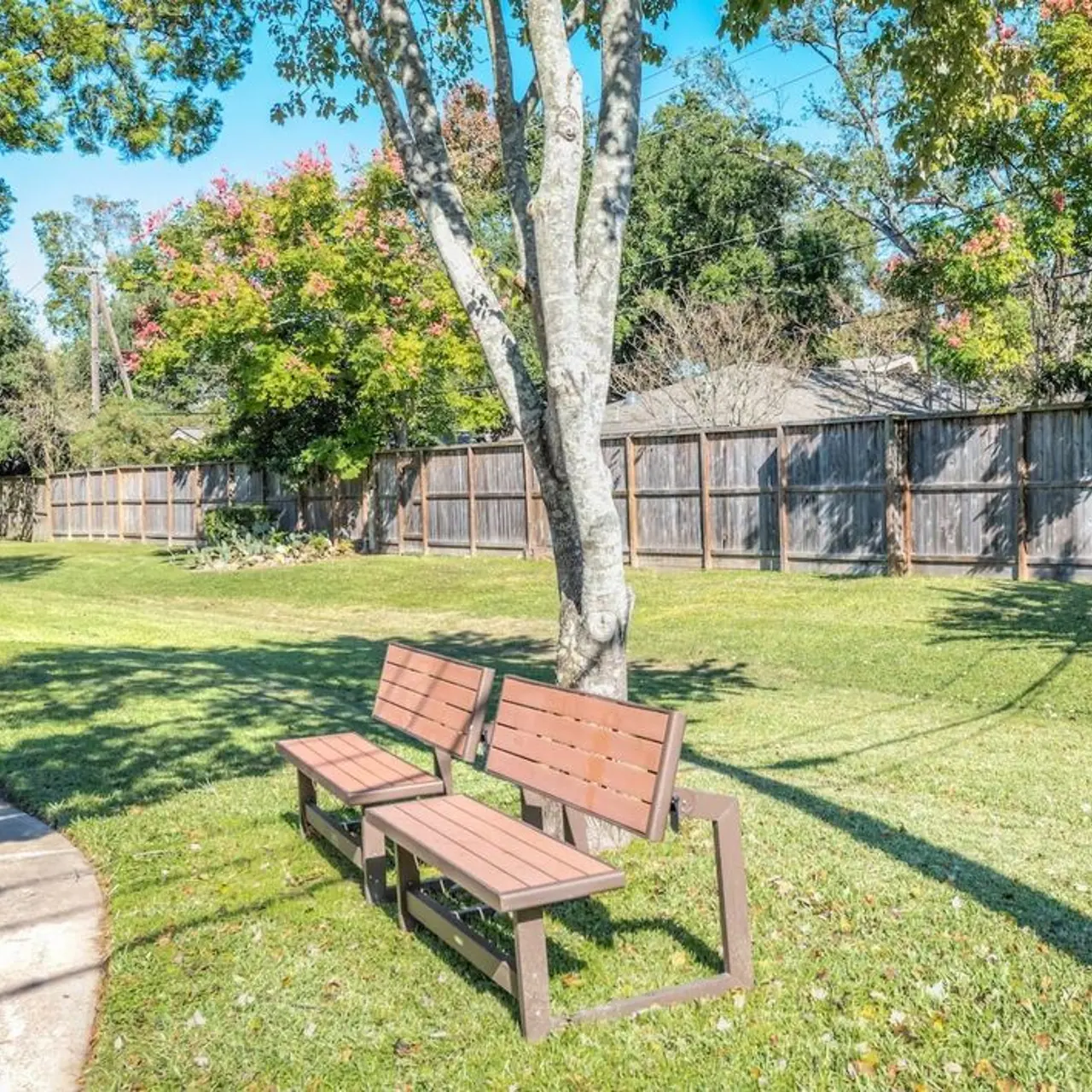 Woodway Garden Townhomes - Lawn, Park, Tree