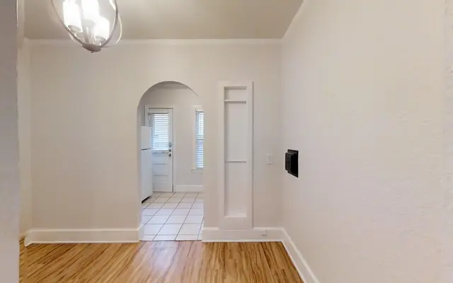 Marquita Court Apartments - Wood, Floor