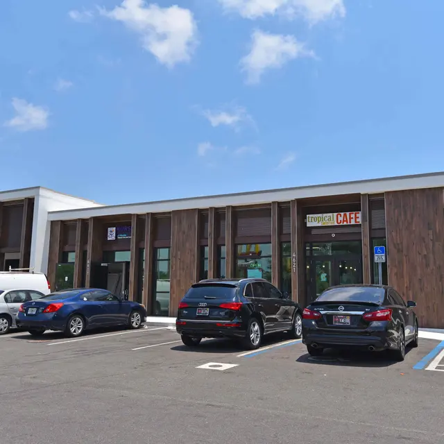 Tropical Smoothie Exterior.jpg