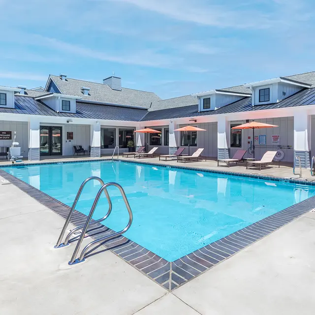 Pool & Lounge - The Miles at South Cooper Mountain