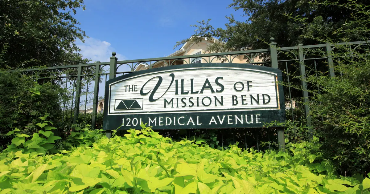 Villas of Mission Bend