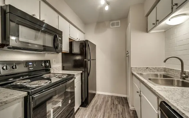 Emerald Lane - Oven, Kitchen, Cooktop