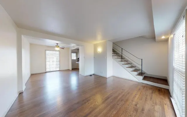 6015 Reiger - Room, Wood, Floor