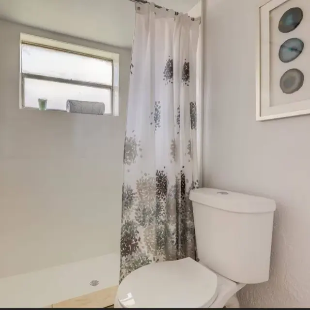 Lake House Apartments