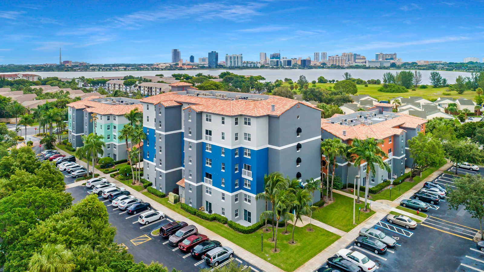 Pinnacle Palms Apartments - Building, Transportation