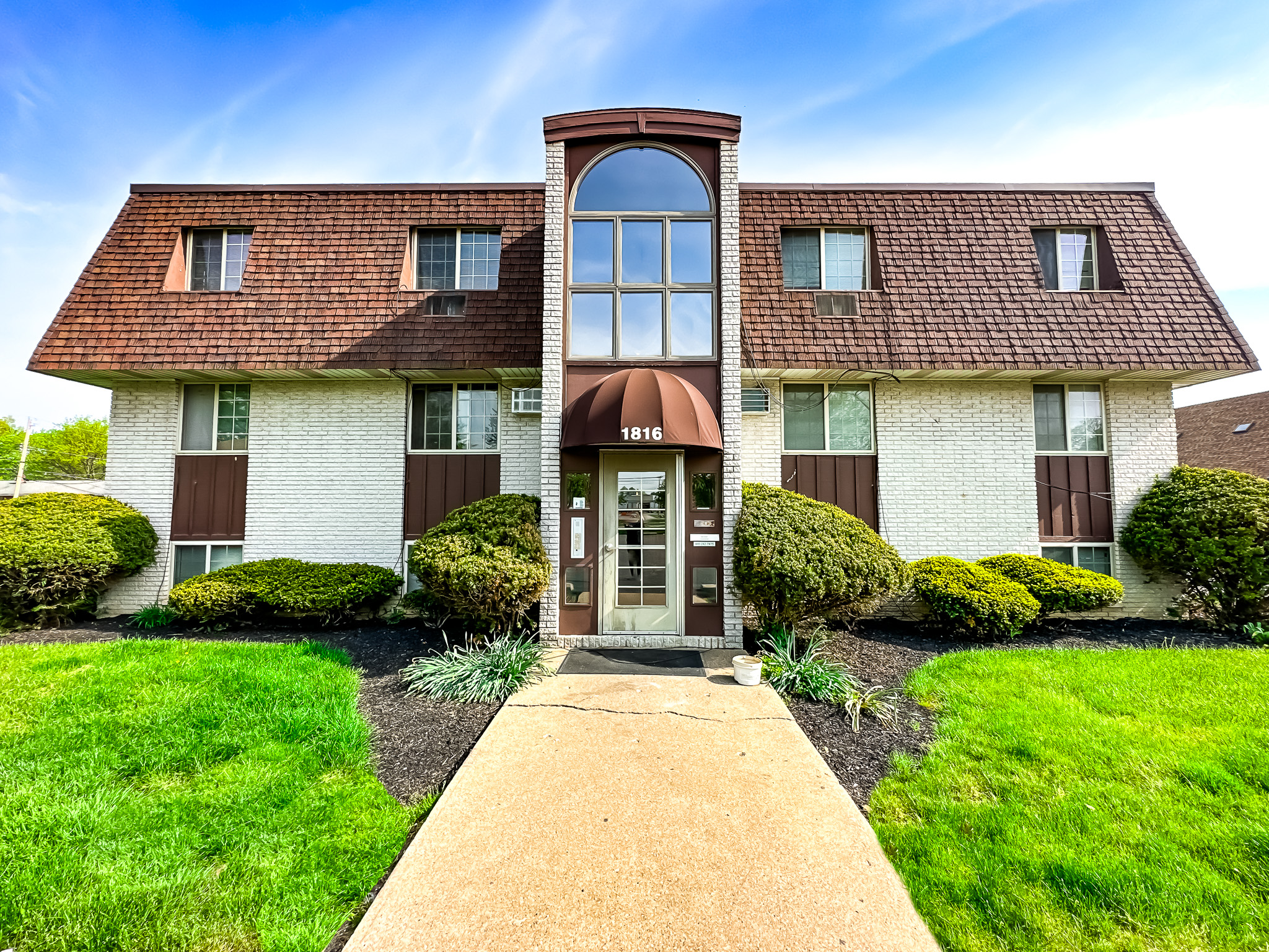 Kingston Square Kingston Square - Grass, Plant, Housing