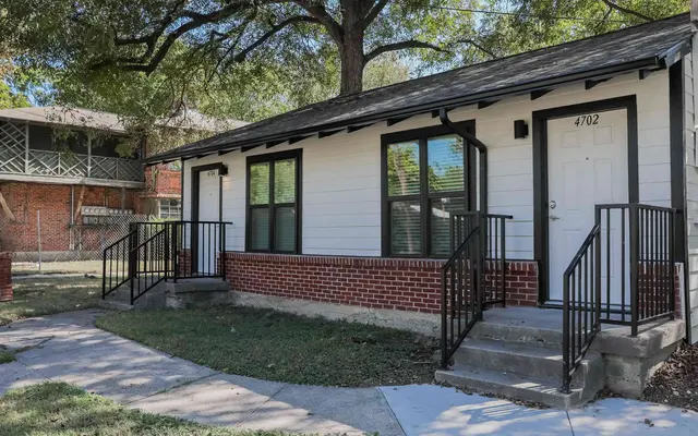 Casa Tremont - Exterior, Building, Door, Stairs