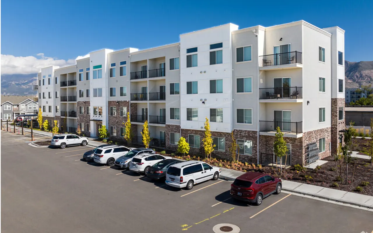 Station on 17th - City, Building, Building Complex