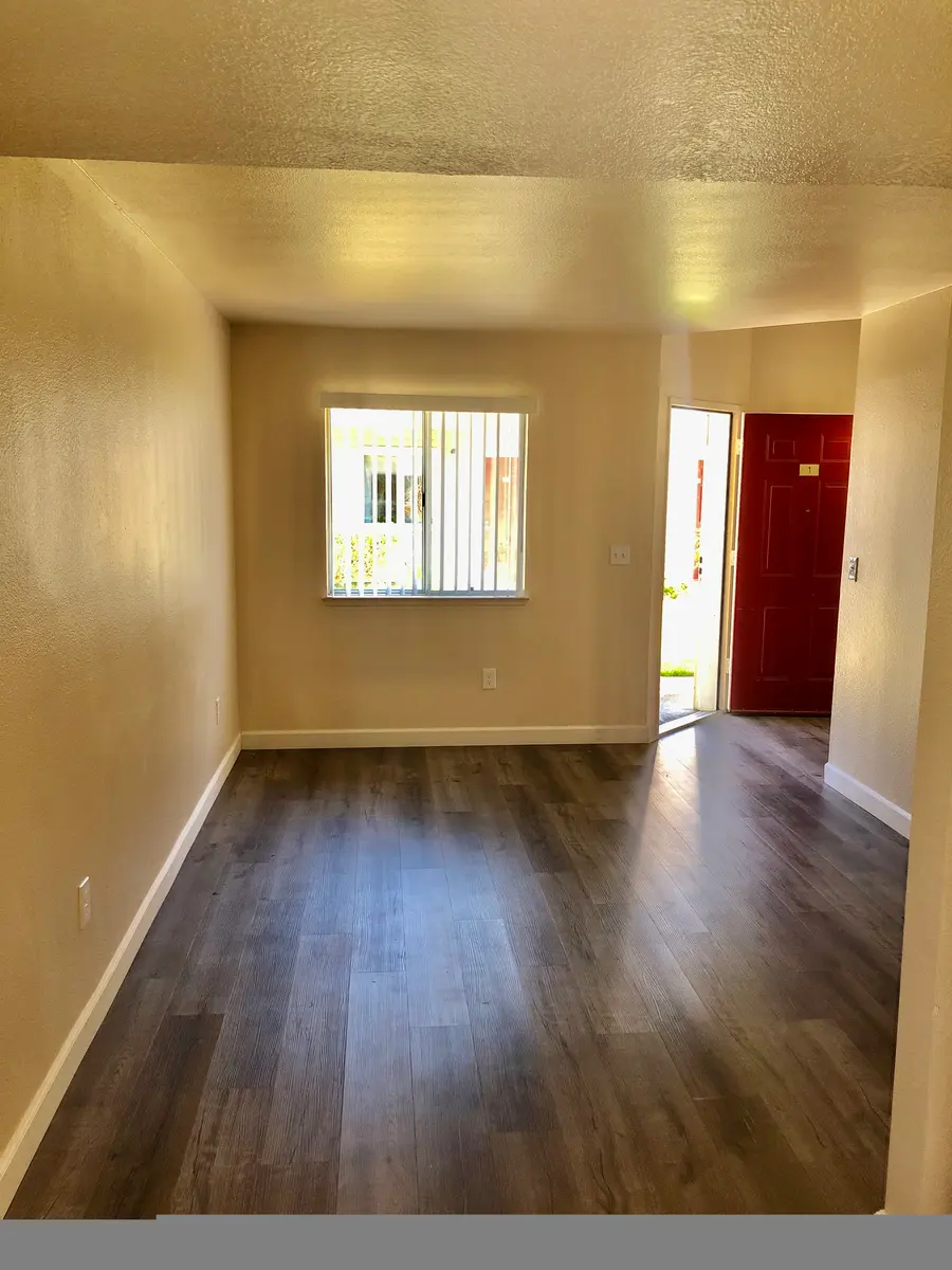 Myrtle Creek - Wood, Floor