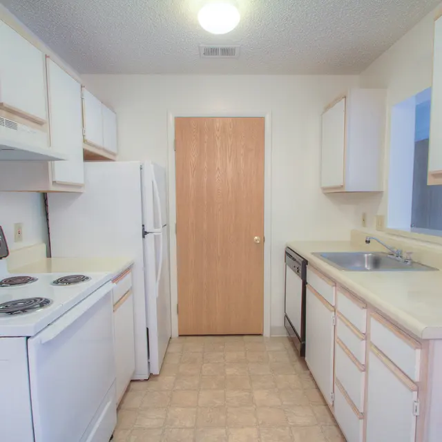 Mallard Glen Apartments - Indoors, Kitchen, Sink