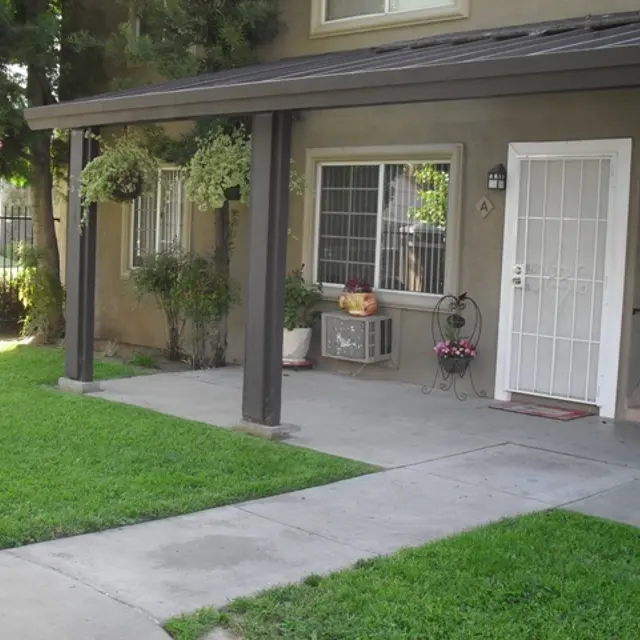 RiverGlen Apartments - House, Housing, Porch