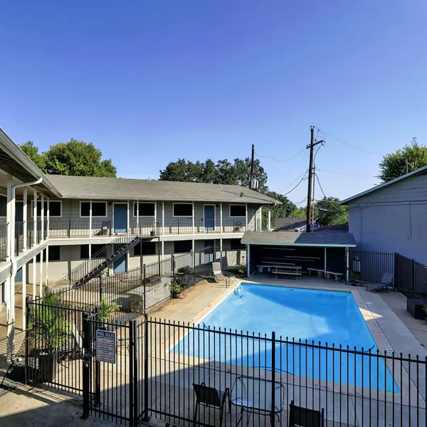 Dryfield Apartments & Studios - Hotel, Pool, Water