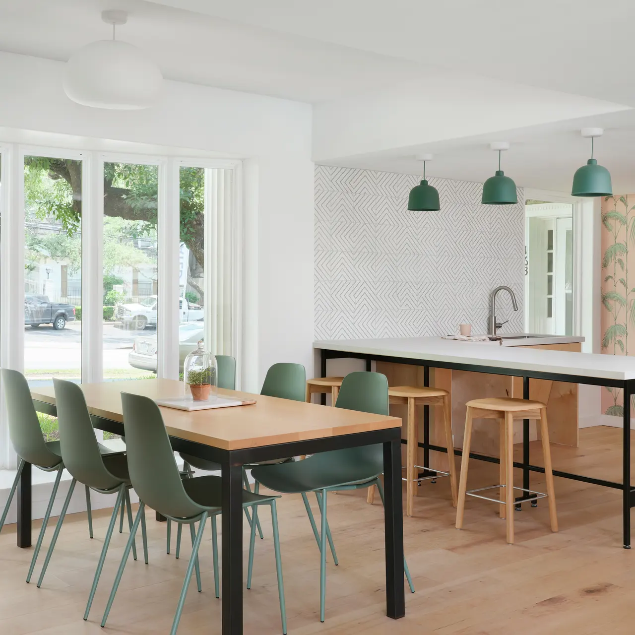 Leasing Office Tara - Chair