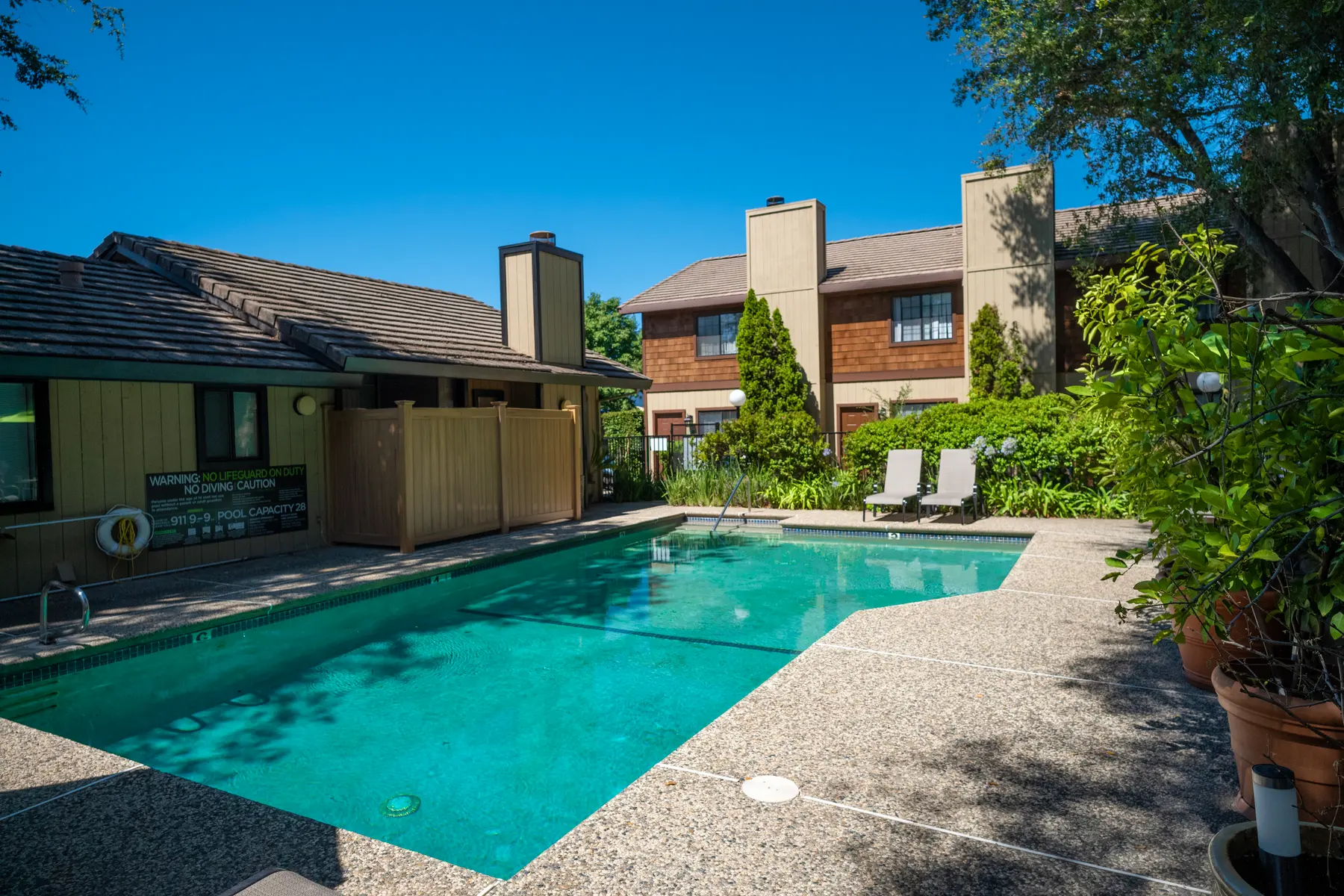 Cedar Court - Pool, House