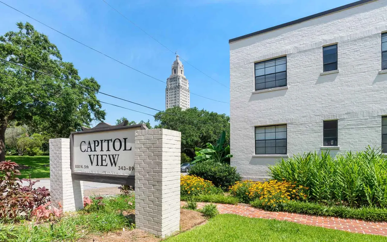 Capitol View Apartments - Grass, City, Urban