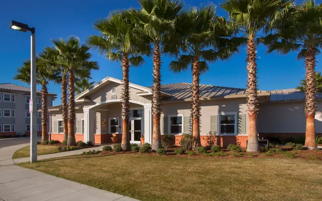 Hammock Square Club House