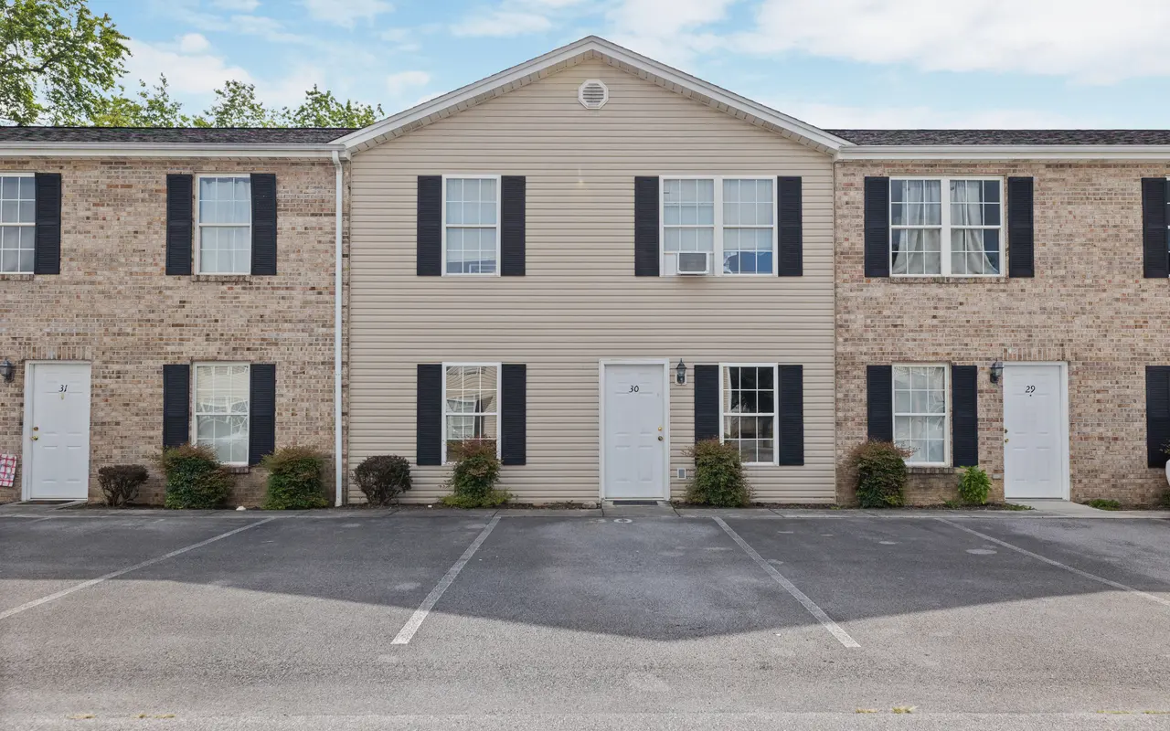 Promise Landing Apartments - Tarmac, Housing, Building