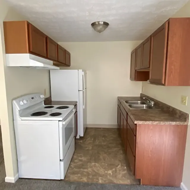 5734-5740 Cheviot Road - Floor, Lamp, Refrigerator