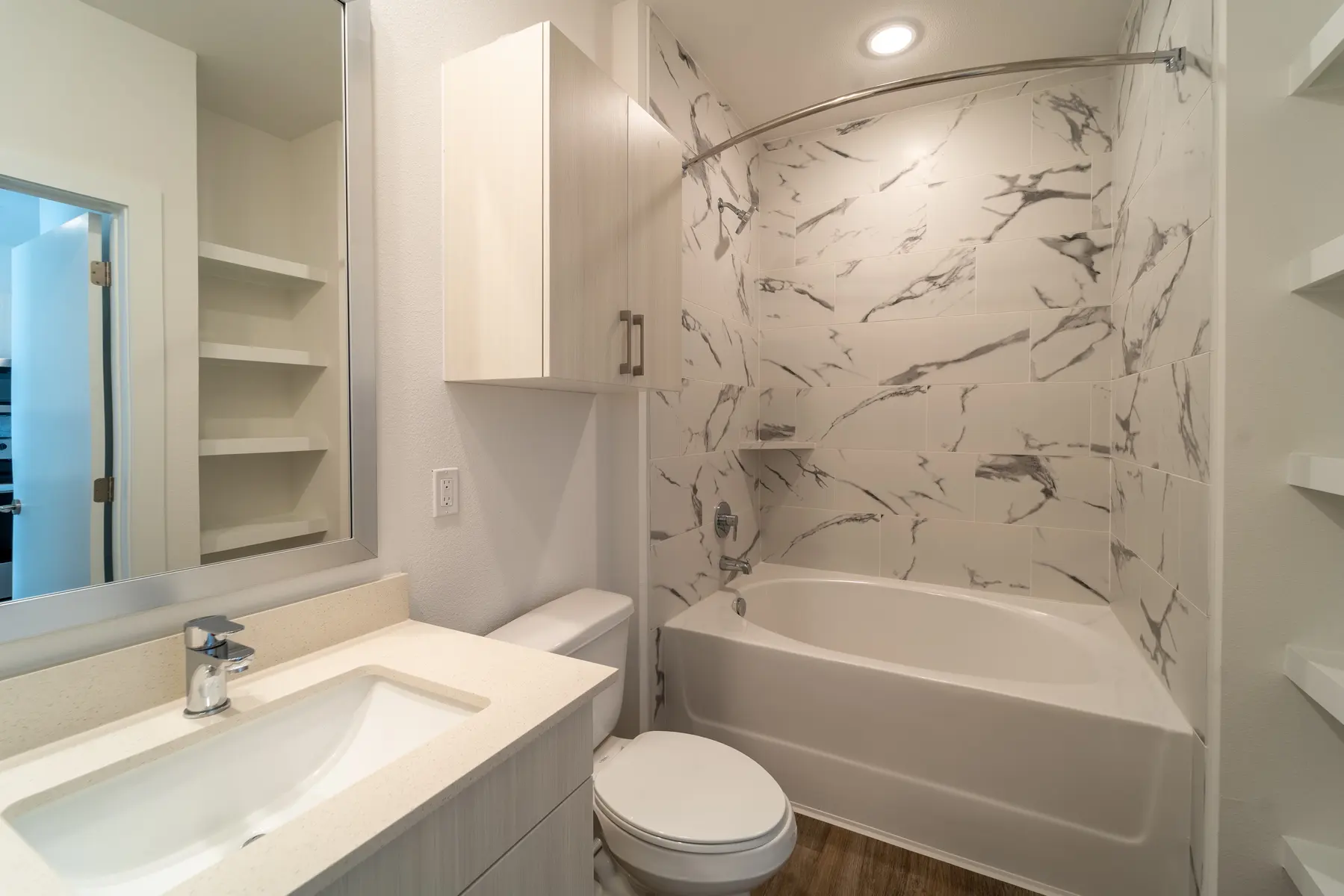 Ellis Highline - Room, Indoors, Bathtub
