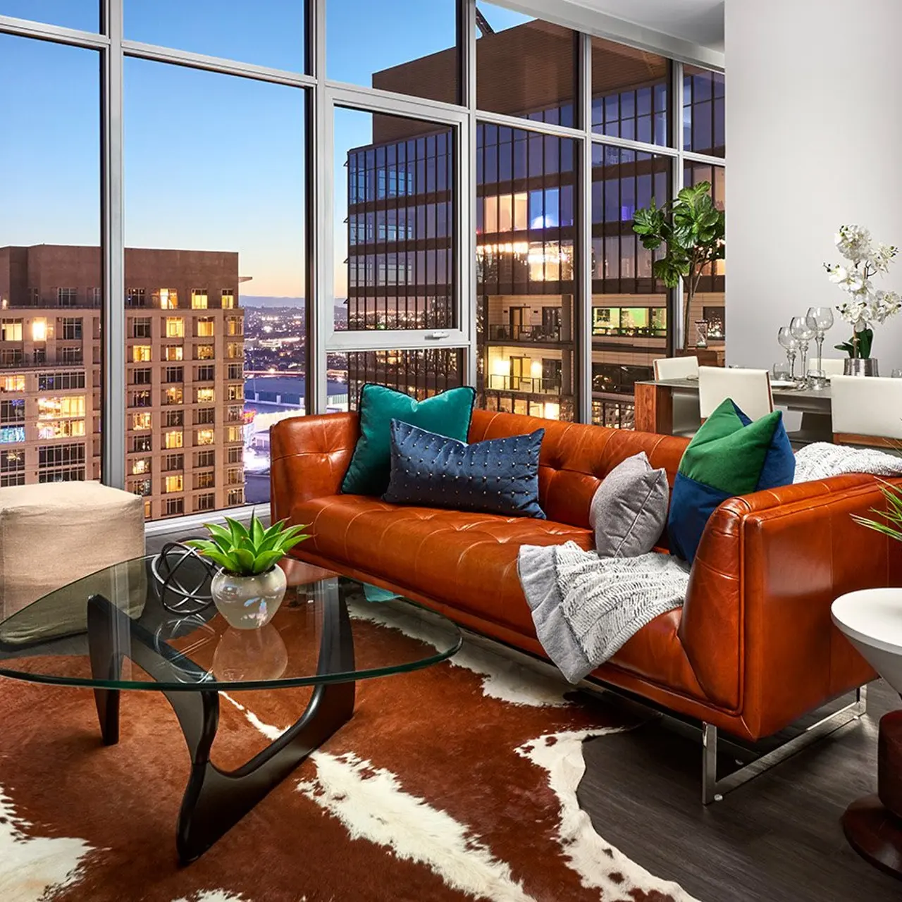 Alina Los Angeles - Rug, Room, Couch