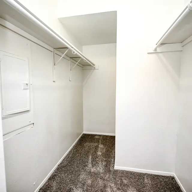 Marina del Rey - Corner, Indoors, Floor