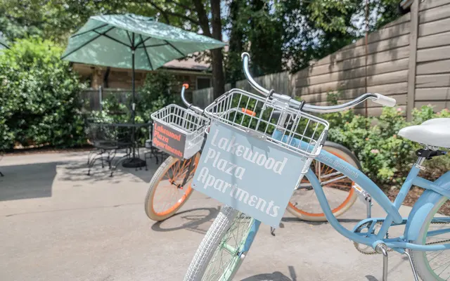 Lakewood Plaza - Wheel