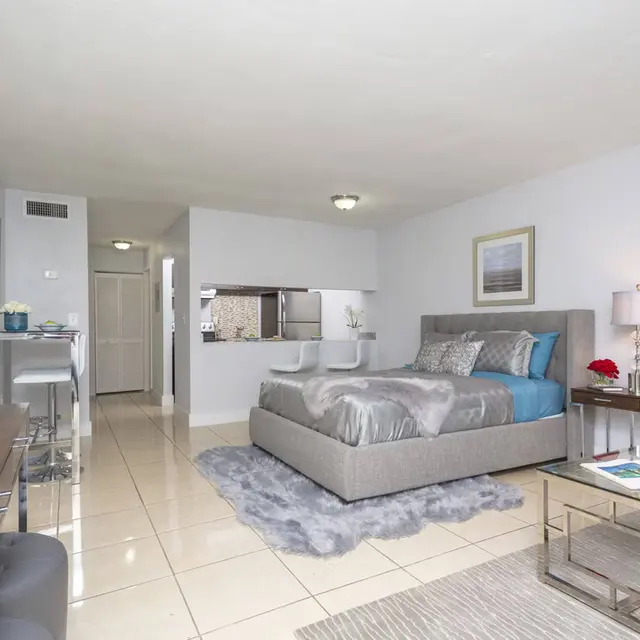 Lake House Apartments - Home Decor, Corner, Floor