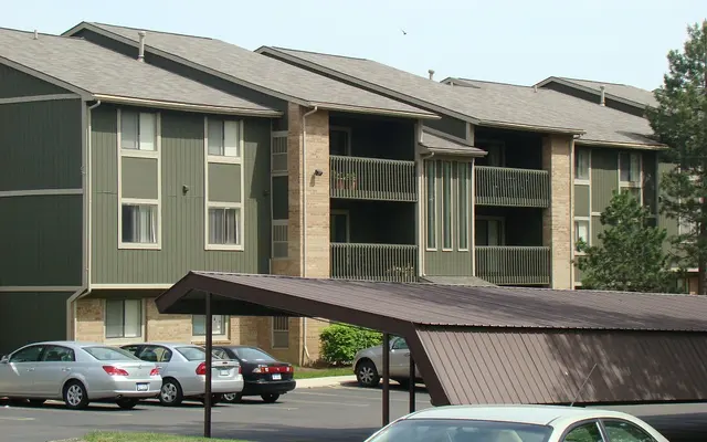 Strawberry Lane Apartments - Neighborhood, City, Condo