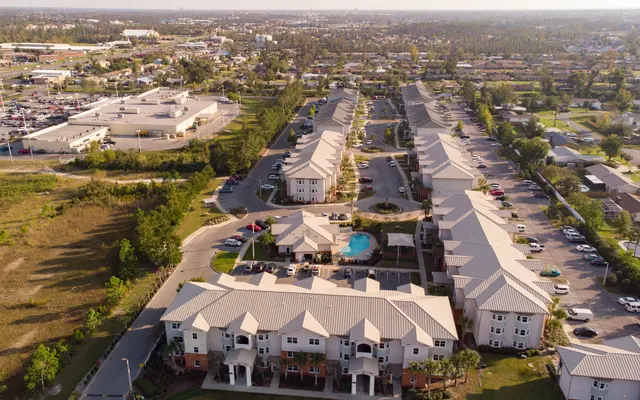 Pinnacle at Hammock Square Apts - Building, Suburb, Outdoors