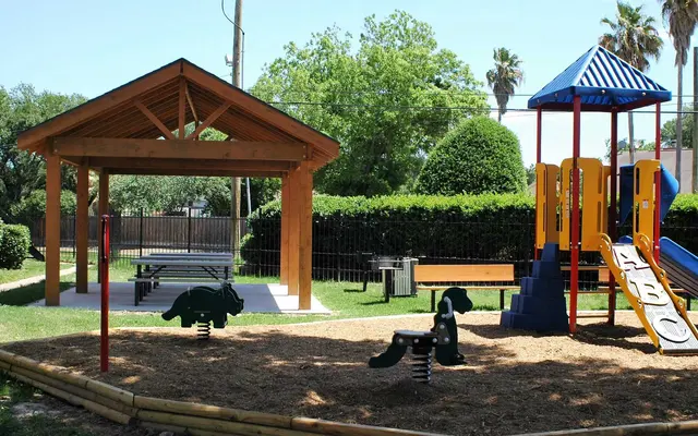 Briar Park - Playground, Exterior, Community