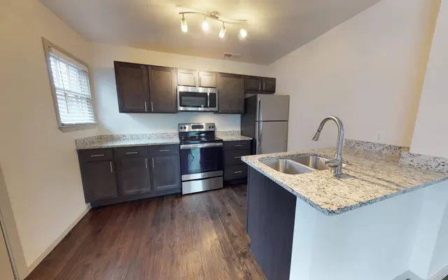 6015 Reiger - Oven, Room