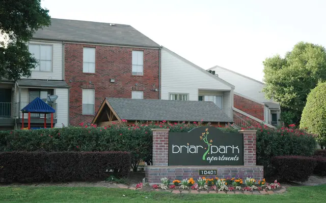 Briar Park - Grass, Plant, Roof, Exterior, Sign