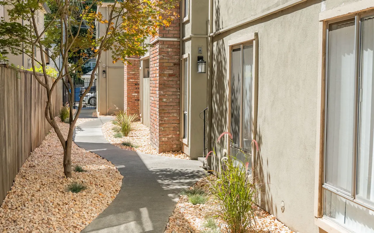 2712 E Street - City, Road, Street