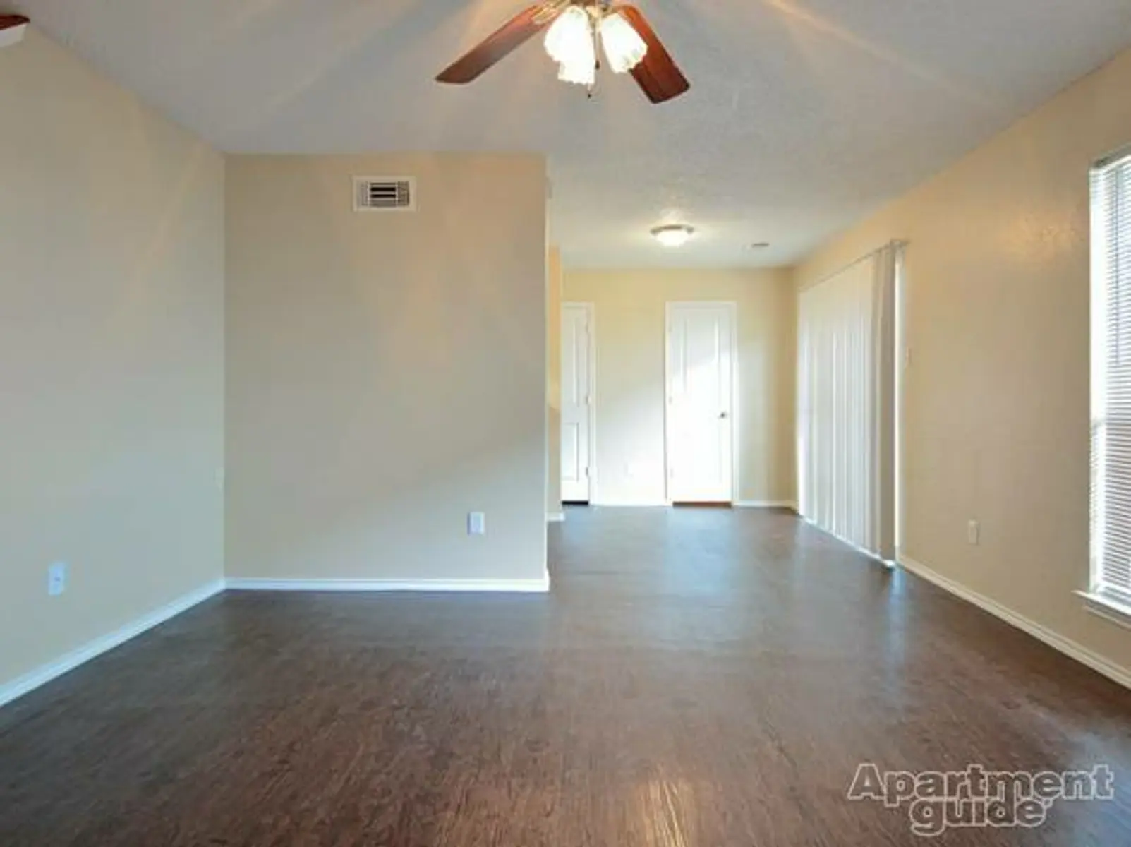 02e82040d80d4edcb672af77598c2fb0.jpg Floor, Corner