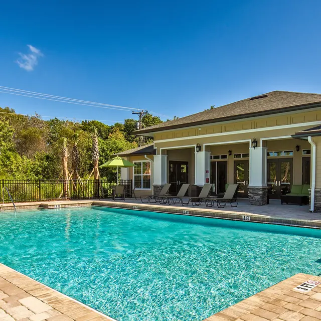 Oakwood Sarasota - Pool, Water, House
