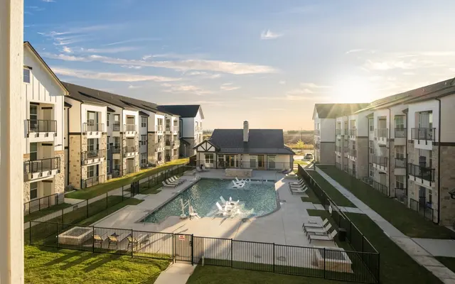Southgate Apartments - Building, Hotel, Urban