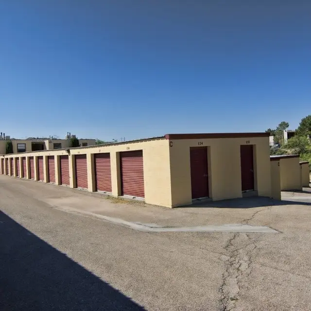 Brisa Apartments - Private parking