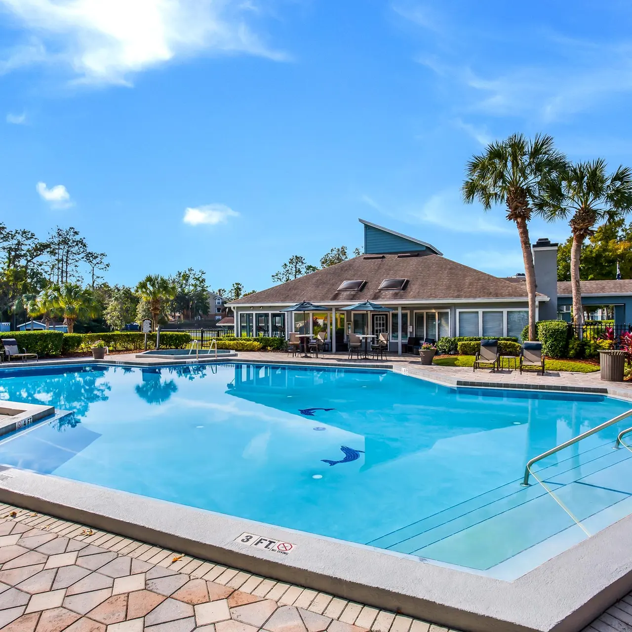 resort style swimming pool