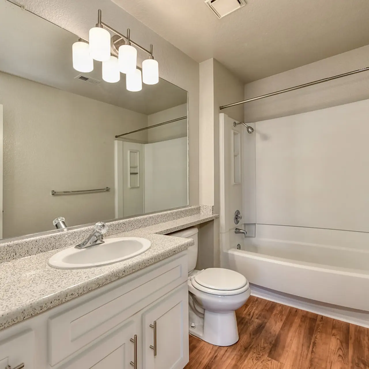 Lakeview Village - Room