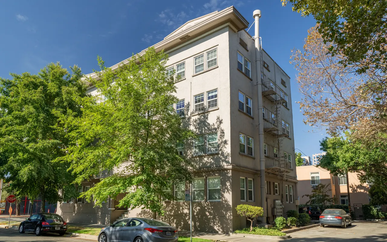 Casa del Rey and Courtyard - Apartment Building, City, High Rise