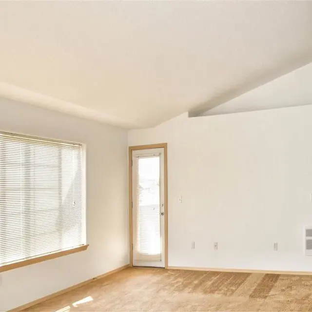 Cascade Crest Apartments - Indoors, Interior Design, Floor