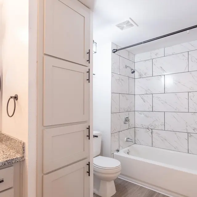 Skylar Pointe Apartments and Townhomes - Indoors, Interior Design, Mace Club