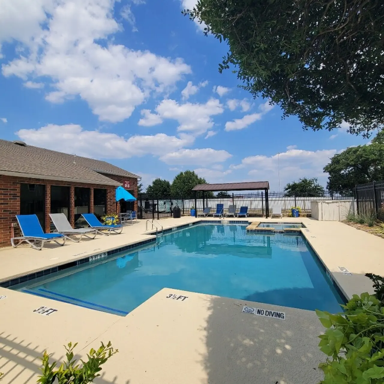 Bella Vita at Three60 Bella Vita at Three60 - Pool, Water, Swimming Pool