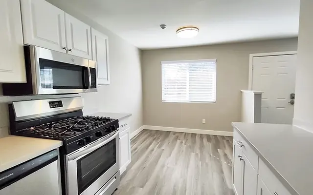 Traverse - Oven, Room