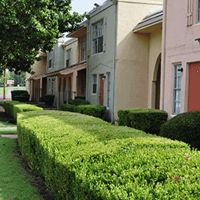 Garland Oaks Apartments - Fence, Hedge, Neighborhood